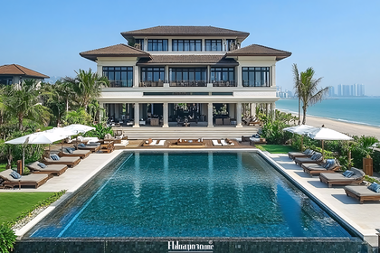Beachfront Villa with Infinity Pool