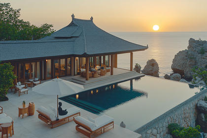 Luxurious Villa with Infinity Pool at Sunset